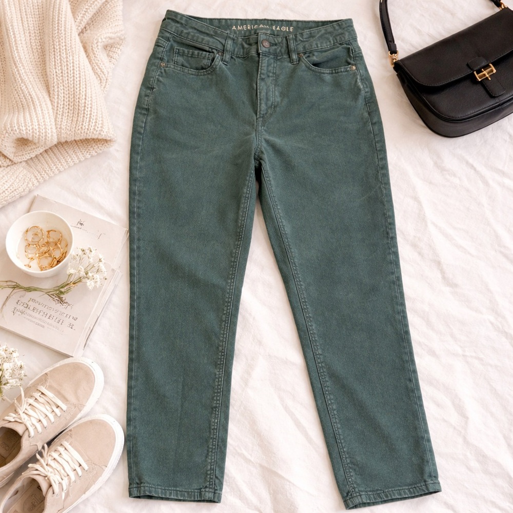 American Eagle Mom Straight Corduroy Pants Green Size 4 Stretch - Picture 2 of 11